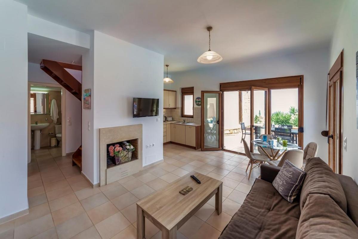 يورانيون Karena Seaview Villa المظهر الخارجي الصورة