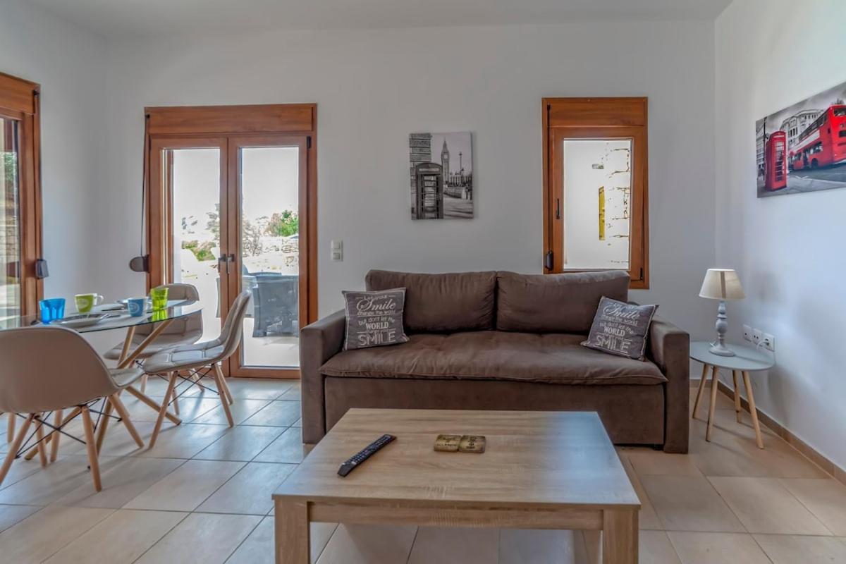 يورانيون Karena Seaview Villa المظهر الخارجي الصورة