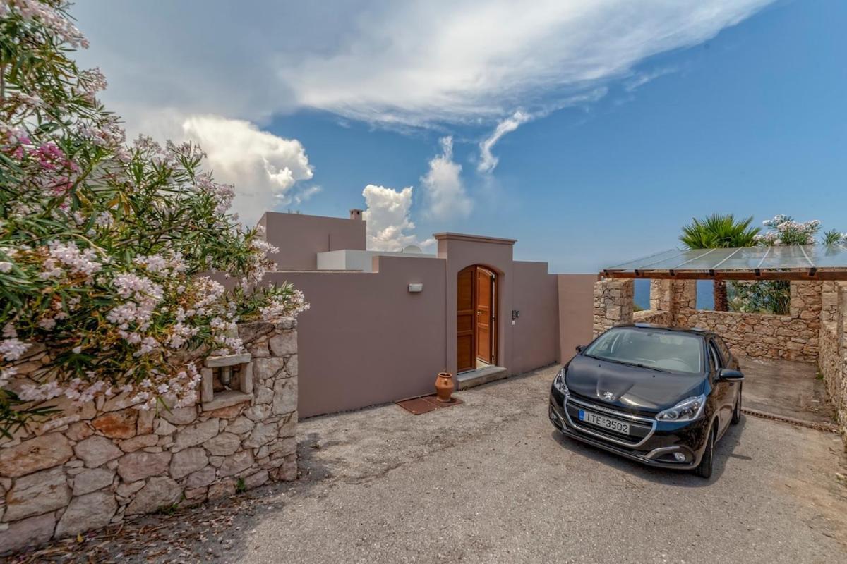 يورانيون Karena Seaview Villa المظهر الخارجي الصورة