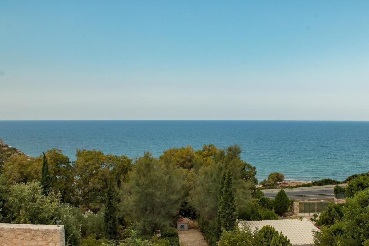 يورانيون Karena Seaview Villa المظهر الخارجي الصورة