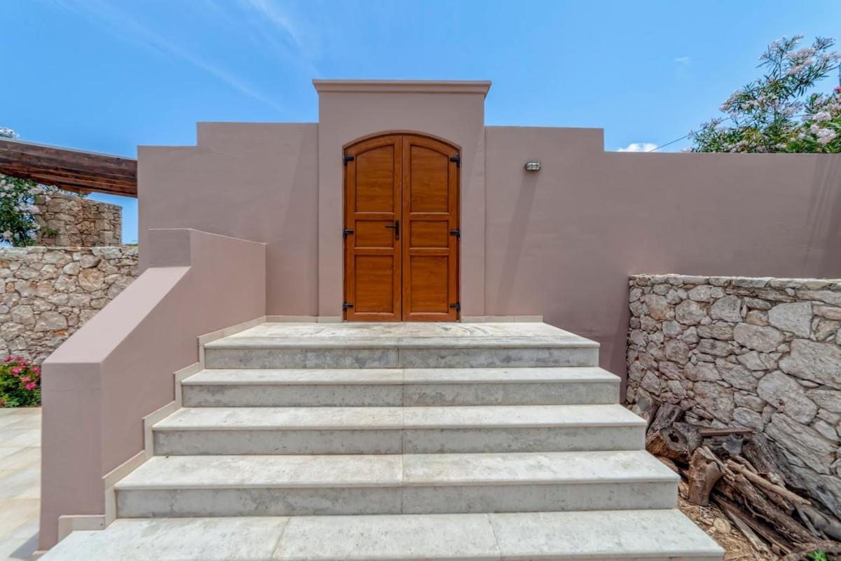 يورانيون Karena Seaview Villa المظهر الخارجي الصورة