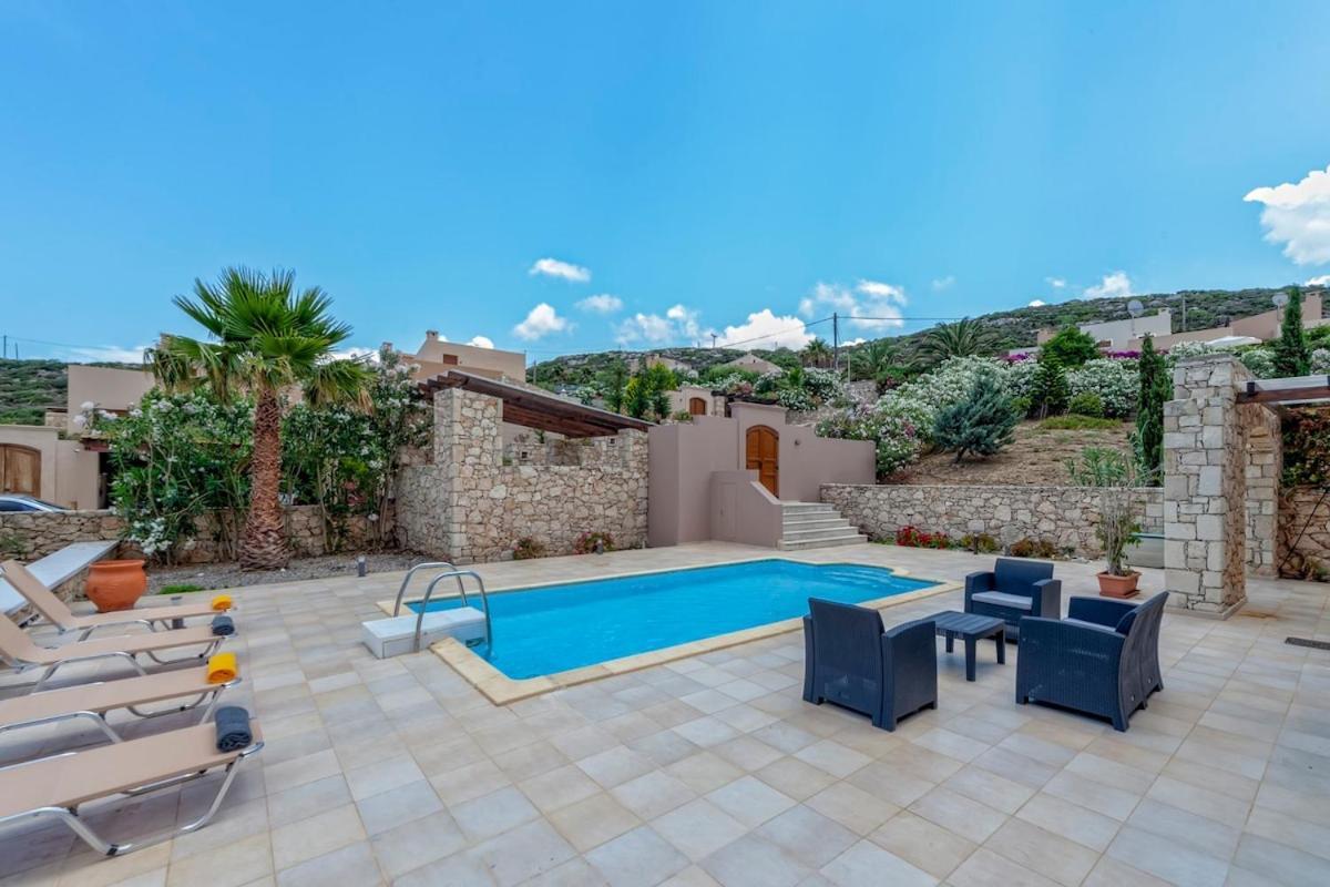 يورانيون Karena Seaview Villa المظهر الخارجي الصورة