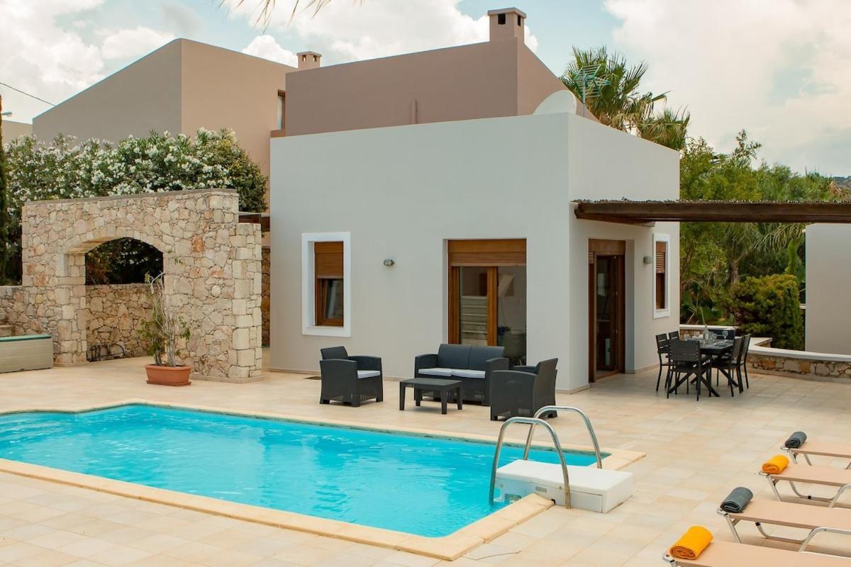 يورانيون Karena Seaview Villa المظهر الخارجي الصورة
