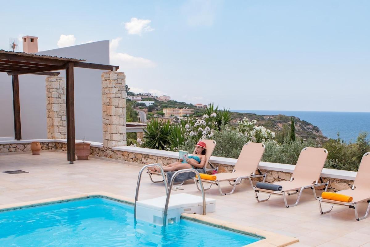 يورانيون Karena Seaview Villa المظهر الخارجي الصورة